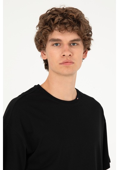 U.S. Polo Assn. Erkek Oversize Fit Bisiklet Yaka Siyah Tişört 50294288-VR046 U.S. Polo Assn. Erkek Oversize Fit Bisiklet Yaka Siyah Tişört 50294288-VR046
