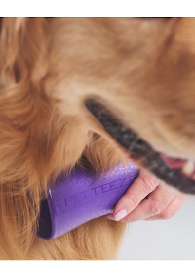 Tangle Teezer Pet Teezer De-shedding Büyük Irk Köpek Bakım Fırçası 14,7x6,4 Cm Mor-siyah