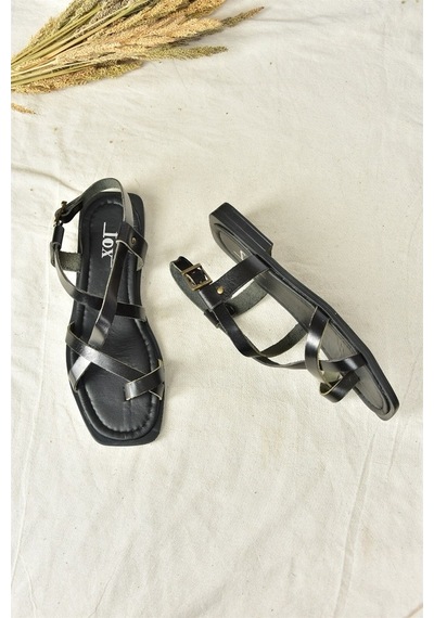 Fox Shoes Siyah Hakiki Deri Parmak Arası Kadın Sandalet M29184120