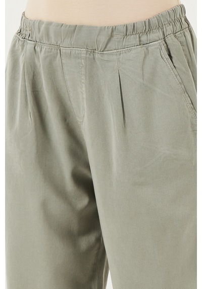Lela Slim Fit Normal Bel Boru Paça Bayan Pantolon 668Yp5372 Açık Haki
