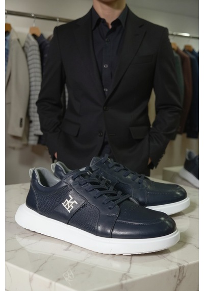Enoch Erkek Deri Perfore Detaylı Ve Nakış Logolu Hafif Tabanlı Klasik Sneaker Comfort Ayakkabı Lacivert - Beyaz Enoch Erkek Deri Perfore Detaylı Ve Nakış Logolu Hafif Tabanlı Klasik Sneaker Comfort Ayakkabı Lacivert - Beyaz