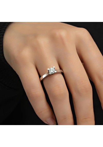 4 Tırnaklı Swarovski Taşlı 925 Gümüş Tektaş Yüzük