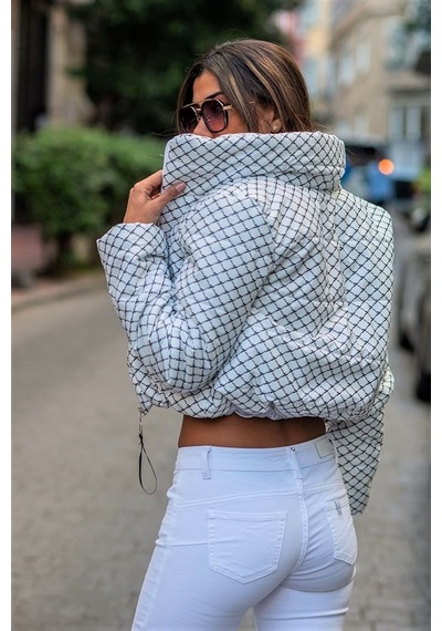 Veraura Lifestyle Beyaz Dik Yaka Desenli Kısa Şişme Mont