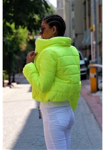 Keyifli Moda Kadın Neon Yeşil Dik Yaka Su Geçirmez Kısa Şişme Mont