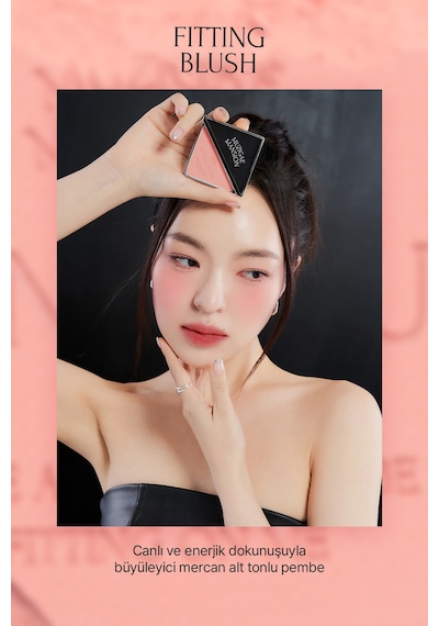 Ciltle Bütünleşen Ve Pürüzsüzleştiren, Yumuşak Dokulu Allık Muzıgae Mansıon Fitting Blush 03 03 Ecstays