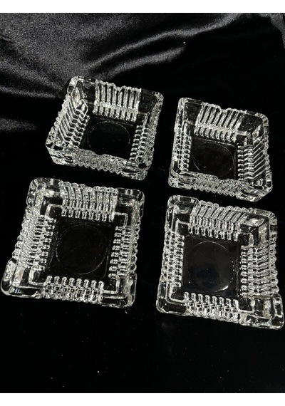 4 Adet Kare Büyük Cam Küllük 10x10 4 Adet Kare Cam Büyük Küllük 10x10 Cam Beyaz Kare