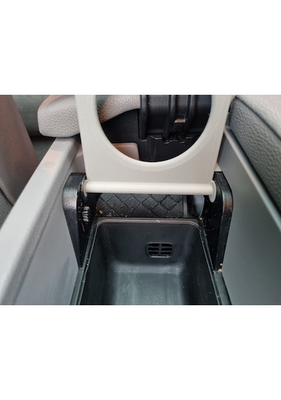 Bmw E60 5 Serisi Orta Konsol Bölmesi