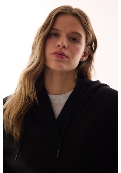 Penti Siyah Silky Feel V Yaka Hoodie