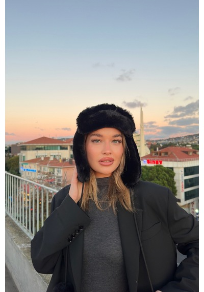 Mollycrush Kadın Siyah Suni Kürk Peluş Tüylü Elit Ponponlu Şapka Bere Siyah