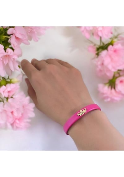 R Harfine Özel 14 Ayar Altın Plakalı Doğal Pembe Derili Taç Motifli Hediye Bileklik-495harf R