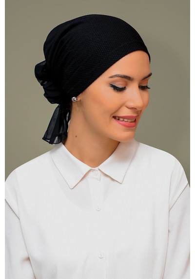 Hürrem Bone Siyah Pratik Hazır Geçmeli Tesettür Bone Petekli Güllü 1201 01 Siyah Hürrem Bone Siyah Pratik Hazır Geçmeli Tesettür Bone Petekli Güllü 1201 01 Siyah