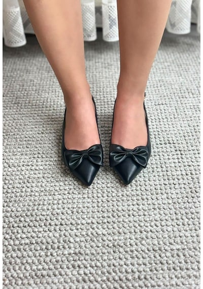 Asmi Shoes Kadın Mina Siyah Cilt Arkası Açık Sivri Burun Fiyonk Detaylı 4 Cm Topuklu Ayakkabı Asmi Shoes Kadın Mina Siyah Cilt Arkası Açık Sivri Burun Fiyonk Detaylı 4 Cm Topuklu Ayakkabı