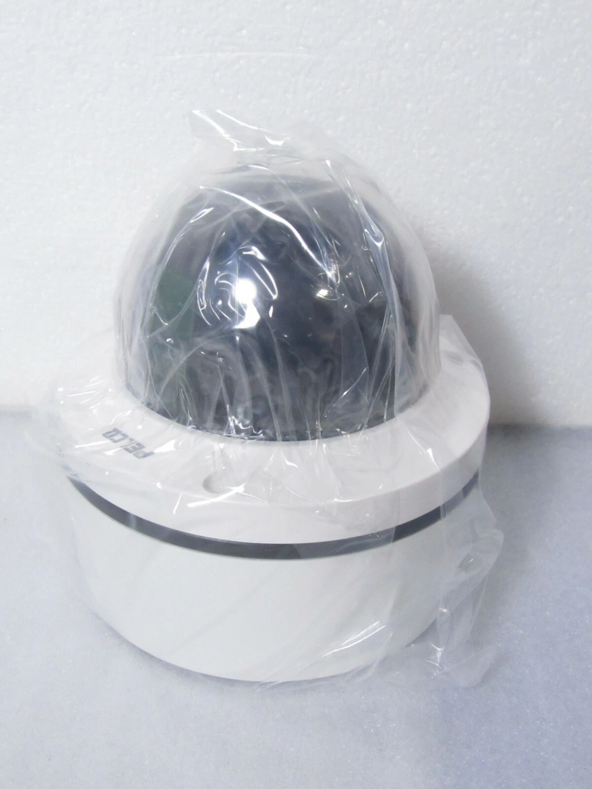 Pelco Imp221a 1ıs Ip Dome Kamera 5mp