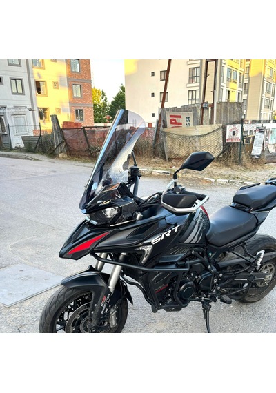 Motocam Qj Srt 900 Ön Cam 2023-2026 Model 61cm Füme Renkli 4mm