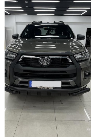 Toyota Hilux Siyah Ön Koruma Demiri 2023+