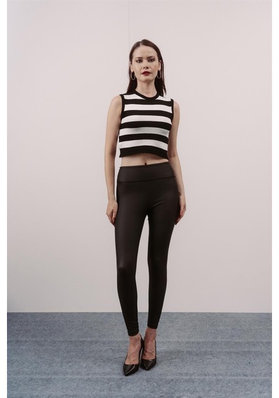 Livanomi Siyah Çizgili Crop Bluz - Siyah