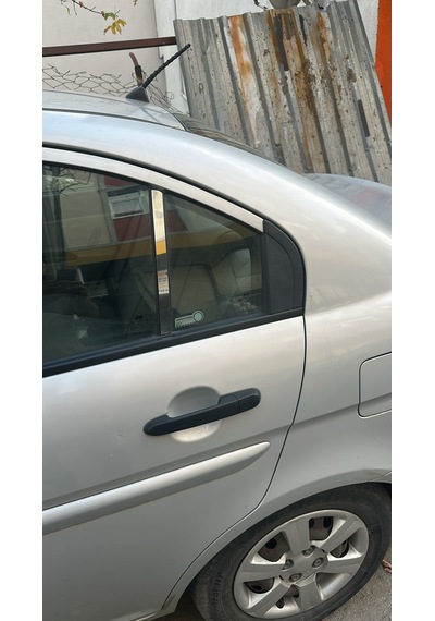 Hyundai Accent Era Kapı Direği Krom Paslanmaz Çelik 2 Parça Cam Direk