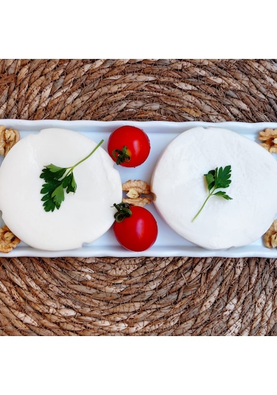 BURAĞIN BAHÇESİ TAM YAĞLI KAYNATILMIŞ İNEK LAVAŞ PEYNİR 3 KG