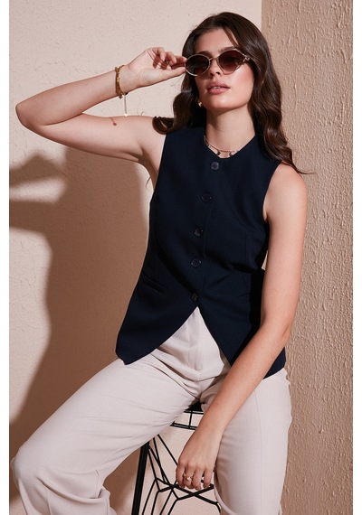 Lela Regular Fit Bisiklet Yaka Kolsuz Düğmeli Basic Bluz Bayan Yelek 65200004 Lacivert