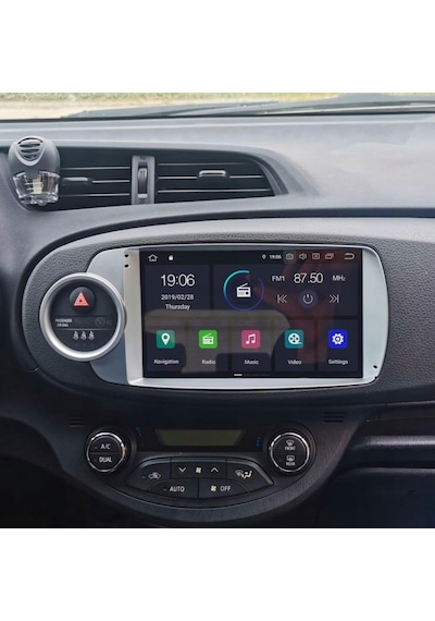 Toyota Yaris Araç Multimedya Android Ekran Carplay Navigasyon Double Teyp 2+32 9" 12-20 Silver Cadence