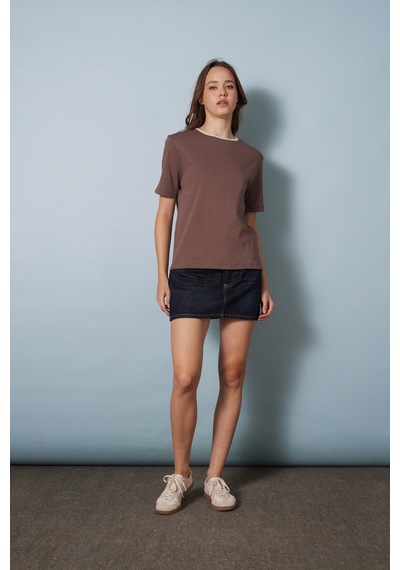Pamuklu Kısa Kollu Kontrast Bisiklet Yaka T-shirt Kahve