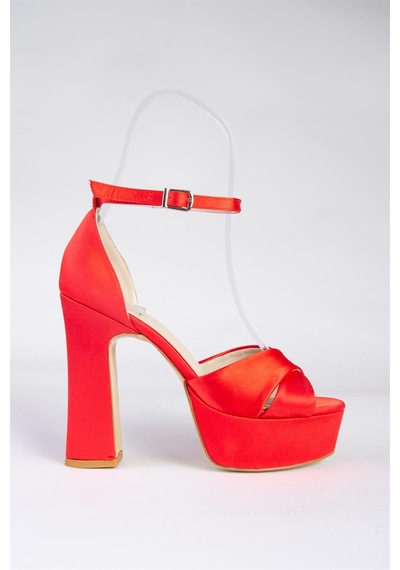 Fox Shoes Kırmızı Saten Kumaş Platform Topuklu Kadın Ayakkabı M348202504 Kırmızı