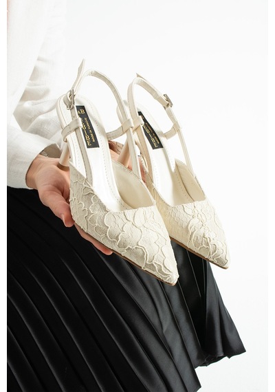 Lebibe Shoes Lısa Kadın Ekru Sivri Burun 7 Cm Topuklu Çiçek Dantel Desenli Rugan Slingback Ayakkabı
