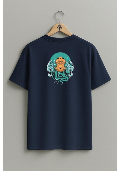 Bahriyeli Collection Oversize Dalgıç Octopus Diving With A Helmet Cep Ve Sırt Tasarımlı Unisex T-shirt Lacivert Bahriyeli Collection Oversize Dalgıç Octopus Diving With A Helmet Cep Ve Sırt Tasarımlı Unisex T-shirt Lacivert