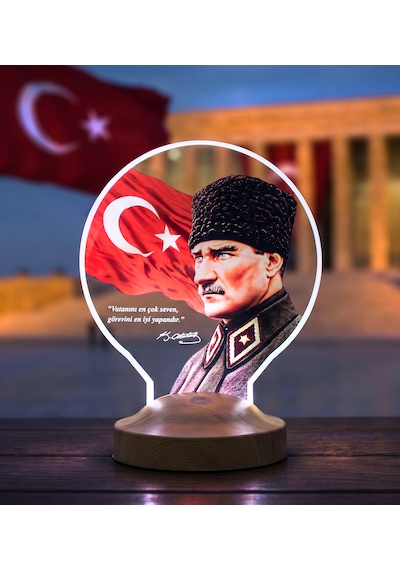 Renkli Atatürk Ve Türk Bayrağı Led Lamba - Kalpaklı Atatürk Portresi Yeni İş Ve Öğretmenler Günü Hediyesi Ofis Hediyesi Çok Renkli