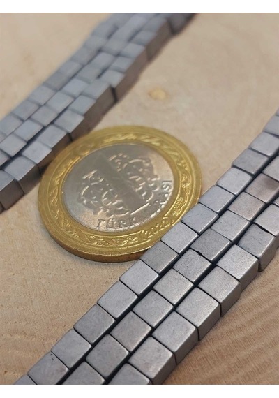 Hematit Taşı Küp Şekilli 4mm Dizi 49668
