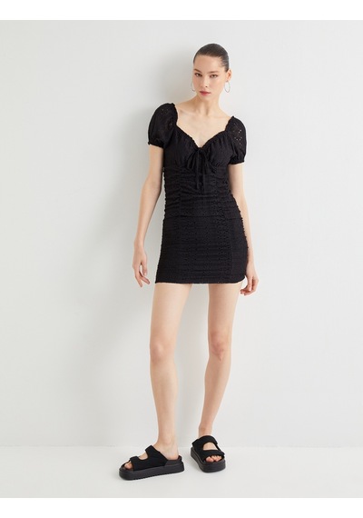 Koton Balon Kol Mini Elbise Fisto İşlemeli Slim Fit Astarlı Siyah 4sal80011ık 4SAL80011IK999 Siyah Koton Balon Kol Mini Elbise Fisto İşlemeli Slim Fit Astarlı Siyah 4sal80011ık 4SAL80011IK999 Siyah