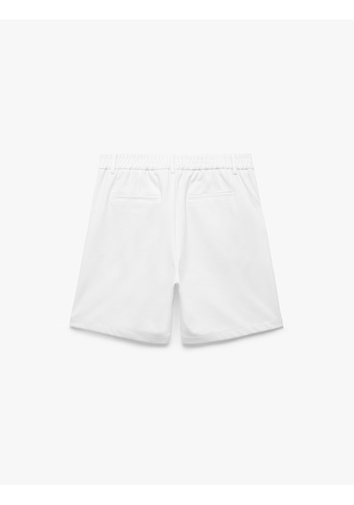 Koton Viskon Karışımlı Pike Kumaş Regular Fit Düğmeli Cepli Bermuda Şort Beyaz 6sam40117hw