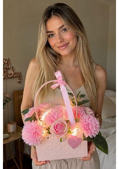 Romantik Led Işıklı Çantalı Çiçek Buketi Kalp Süslemeli Özel Tasarım Hediye