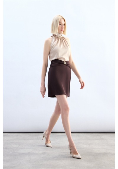 Sateen Bel Aksesuarlı Mini Etek - Kahve-136788 Kahve