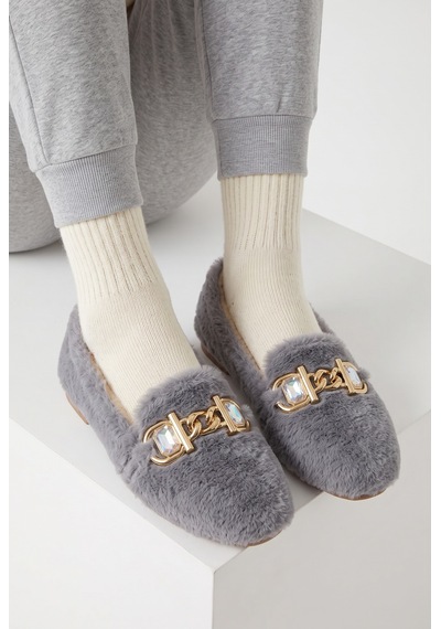 N Moda Panduf Gold Zincir Taşlı Aksesuarlı Kışlık Sıcak Tutan Yumuşak Tabanlı Kapalı Panduf Gri N Moda Panduf Gold Zincir Taşlı Aksesuarlı Kışlık Sıcak Tutan Yumuşak Tabanlı Kapalı Panduf Gri