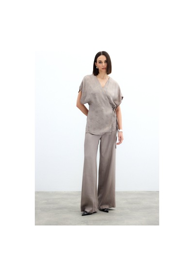 Sateen Bağlamalı Jakarlı Saten Bluz - Vizon-136029 Vizon