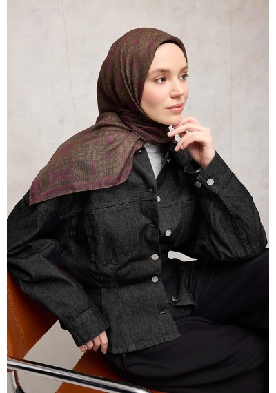 Silk Home Pamuk Polyester Soft Eşarp Koyu Yeşil Geometrik Desenli Kaymaz Tok Duruşlu 90x90 Çok Renkli