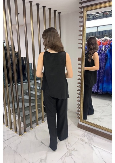 By Saygı Kadın Toka Detaylı Eteği Asimetrik Bluz Beli Lastikli Cepli Palazzo Pantolon Keten 2'li Takım Siyah By Saygı Kadın Toka Detaylı Eteği Asimetrik Bluz Beli Lastikli Cepli Palazzo Pantolon Keten 2'li Takım Siyah