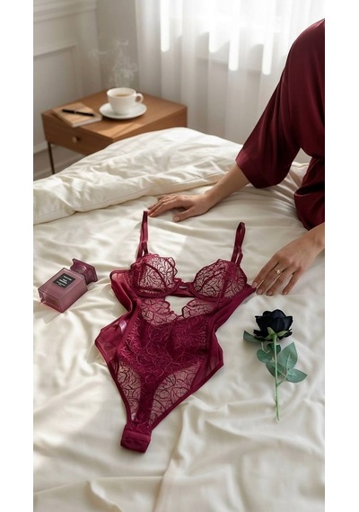 Suısy Velvet Flame Bordo Dantelli Pencereli Bodysuit