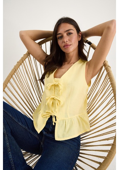 Shade Kadın V Yaka Fiyonk Detaylı Müslin Peplum Bluz G28-4883 60283356 - Limon Sarısı Çok Renkli