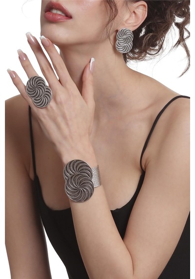 Kadın Antik Gümüş Kaplama Spiral Baskılı Tasarım Küpe &yüzük &bilekik Set Gümüş