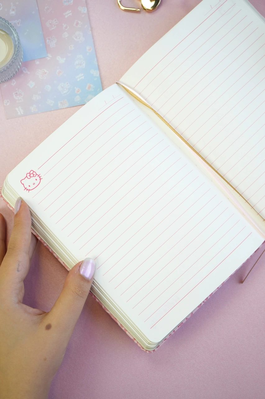 Hello Kitty Hush Hush Kilitli Defter + Vegan Deri Kalemlik Kutulu Set 160 Yaprak, Çizgili Platinum