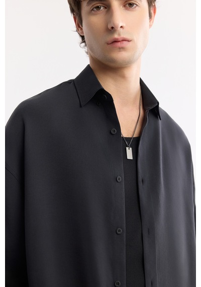 Avva Erkek Siyah Alttan Britli Yaka Soft Touch Oversize Fit Gömlek A51y2168