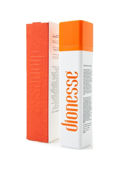 Yüksek Güneş Koruyucu Ve Nemlendirici Leke Karşıtı Güneş Kremi Spf 50+ 50 Ml Yüz Ve Vücut İçin, Uva & Uvb Koruma, Hafif Ve Hızlı Emilim