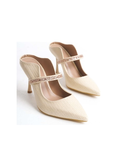Preshley Kadın Mavera Kırem Rugan 9 Cm İnce Topuklu Sivri Burunlu Arkası Acık Tasarım Stiletto Krem Preshley Kadın Mavera Kırem Rugan 9 Cm İnce Topuklu Sivri Burunlu Arkası Acık Tasarım Stiletto Krem