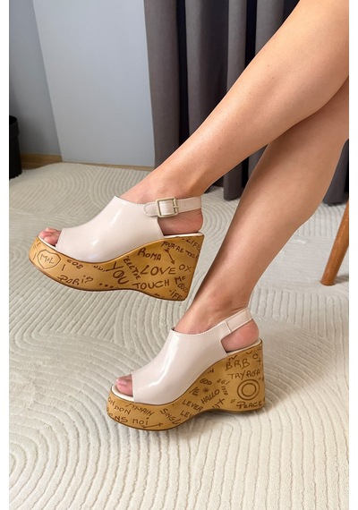 Preshley Kadın Pure Bej Rugan 10 Cm Dolgulu Yazılı Mantar Taban Ayakkabı