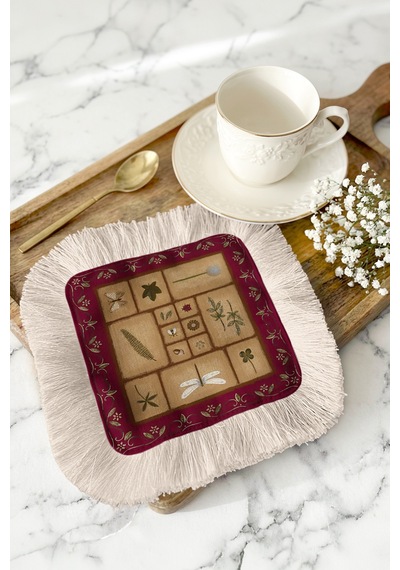 Botanik Koleksiyon Saçaklı Sunum Servis Altlığı Mendil-nostaljik Vintage Bordo Krem Sunumluk Peçete Mat Dumanlı Mercan Botanik Koleksiyon Saçaklı Sunum Servis Altlığı Mendil-nostaljik Vintage Bordo Krem Sunumluk Peçete Mat Dumanlı Mercan
