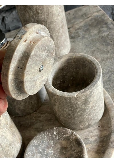 Yeni Silver Gümüş Traverten 7'li Banyo Seti Aksesuarlı Beyaz