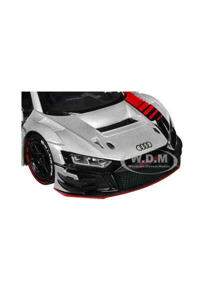 Audi R8 Lms Gt3 - 1:24 , Gümüş , Zamansız Efsaneler Serisi 1/24 Diecast Ntw Varyantı