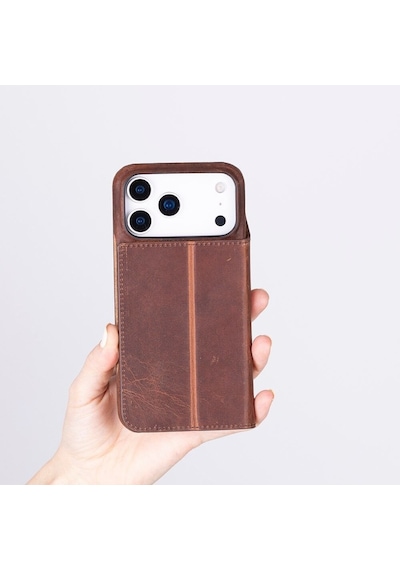 Apple iPhone 17 Pro İçin, Hakiki Deri, El Yapımı, Cüzdanlı Slim Kılıf, Mag Safe İle Uyumlu, İç Yüzeyi Kadife, Antik Kahve
